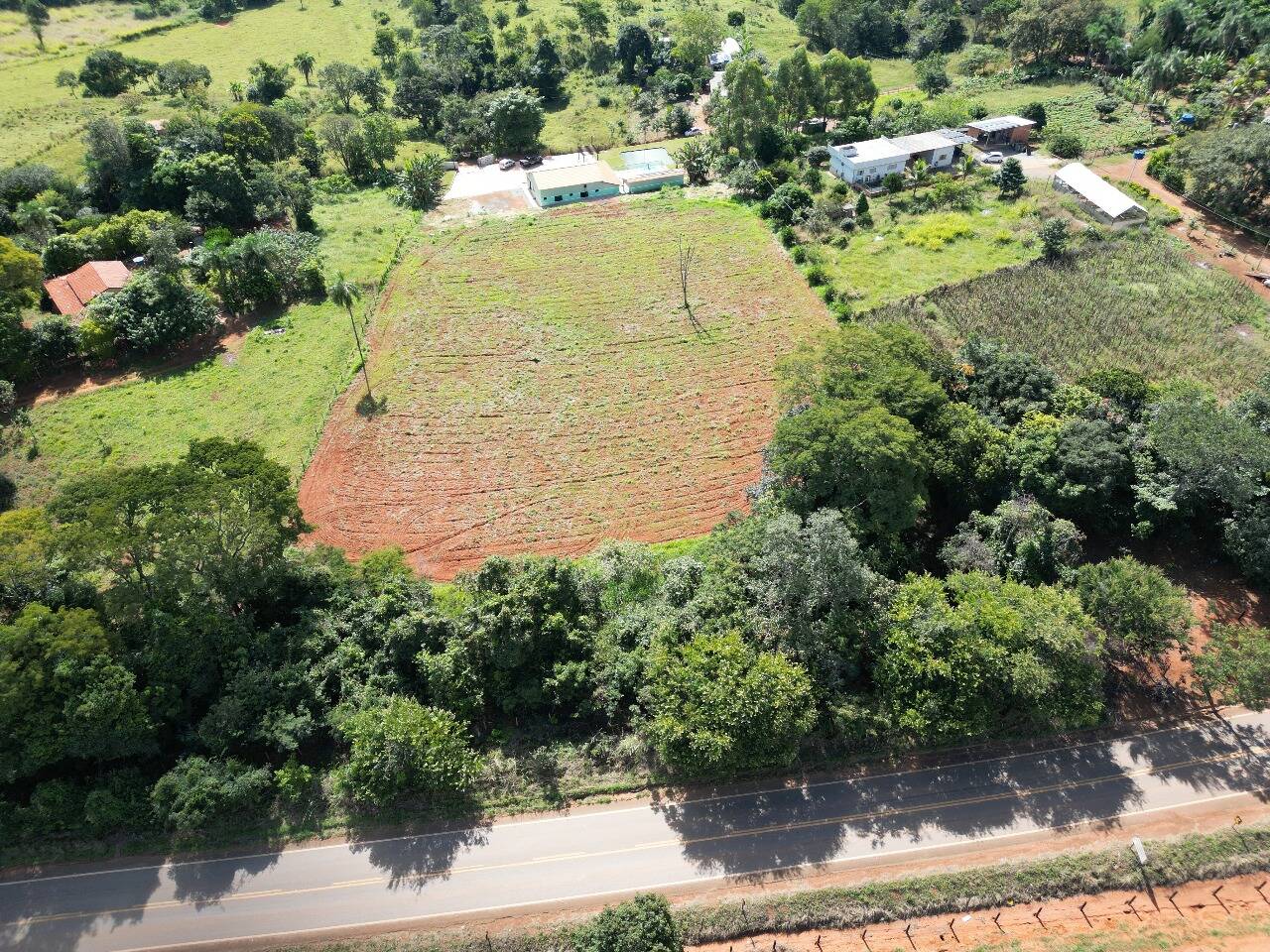 Chácara à venda com 4 quartos, 350m² - Foto 8