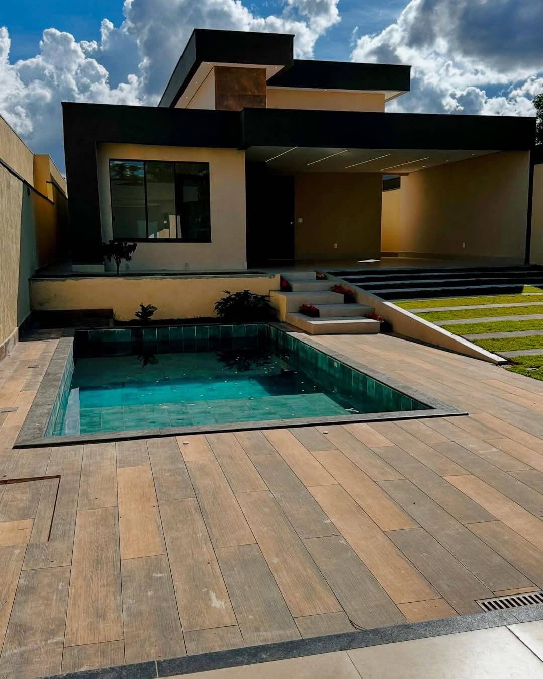 Casa de Condomínio à venda com 3 quartos, 220m² - Foto 2