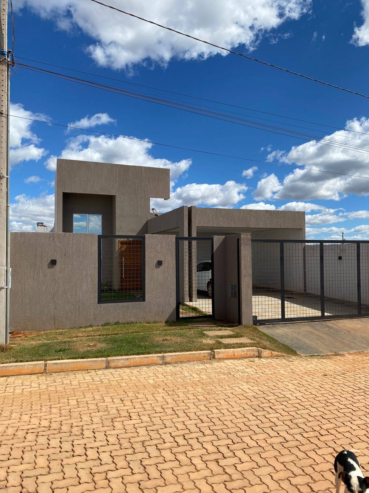 Casa à venda com 3 quartos, 195m² - Foto 2