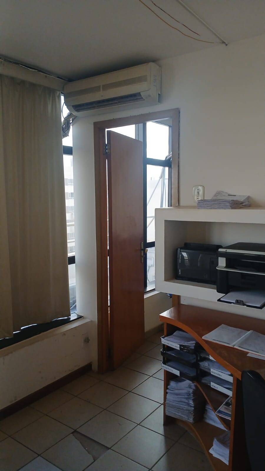 Sala-Conjunto, 200 m² - Foto 1